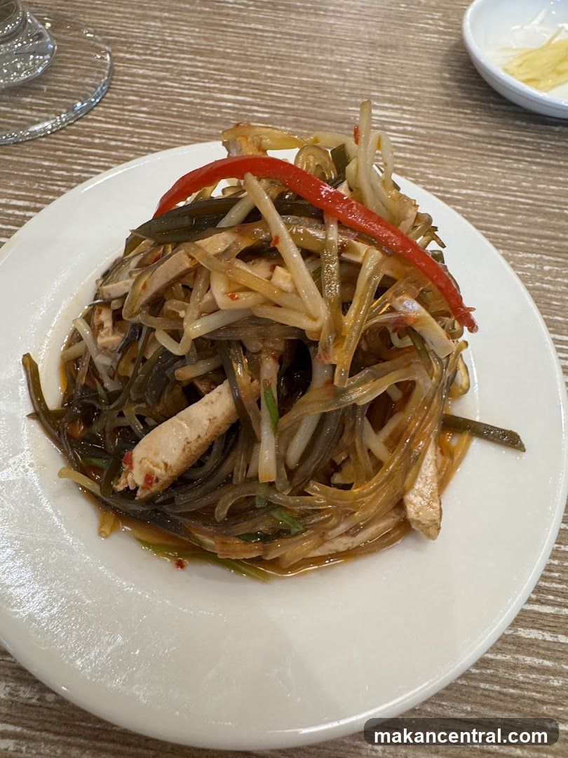 Salad with Tofu and Seaweed