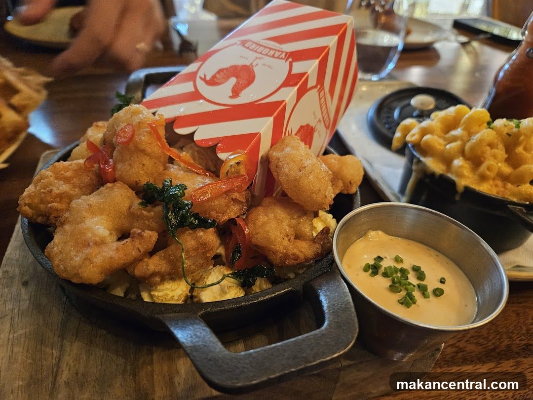 Fried Food Platter with Mac and Cheese