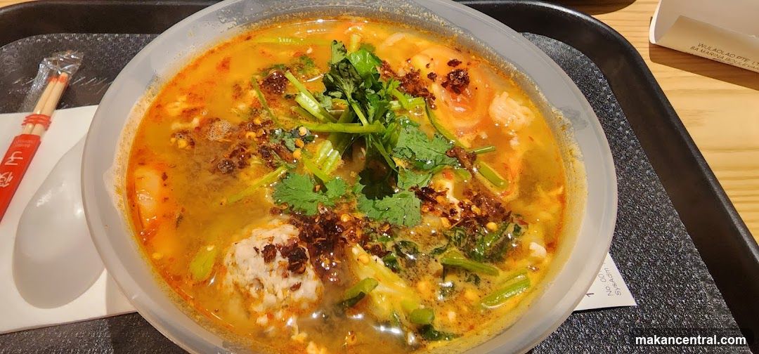 Tom Yum Soup with Shrimp and Meatball
