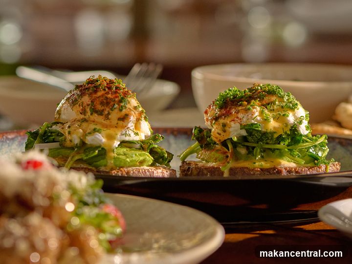Eggs Benedict with Avocado