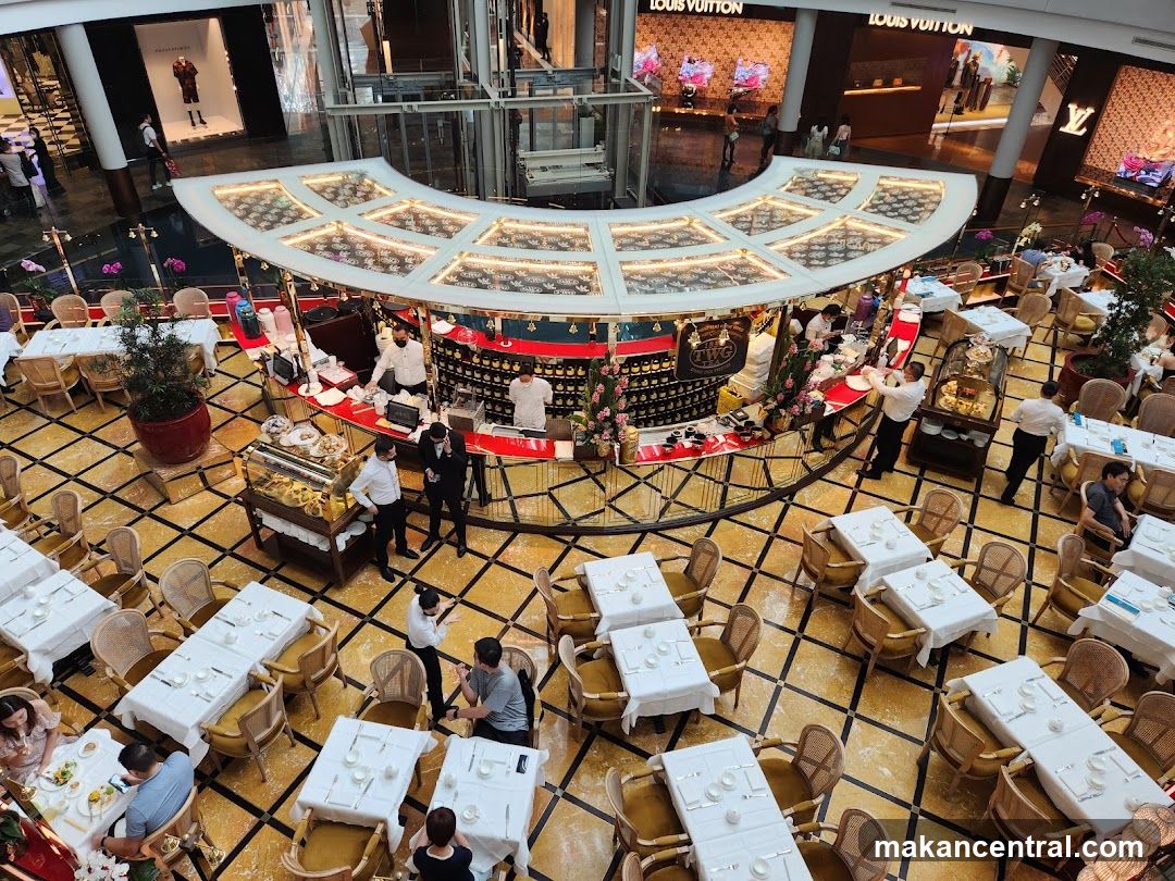 Cafe in a Shopping Mall