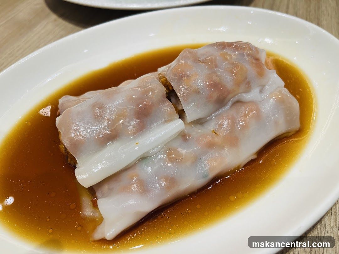 Steamed Rice Rolls with Sauce