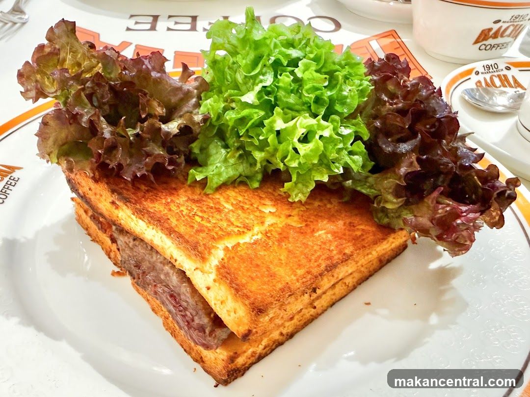 Beef Sandwich with Lettuce