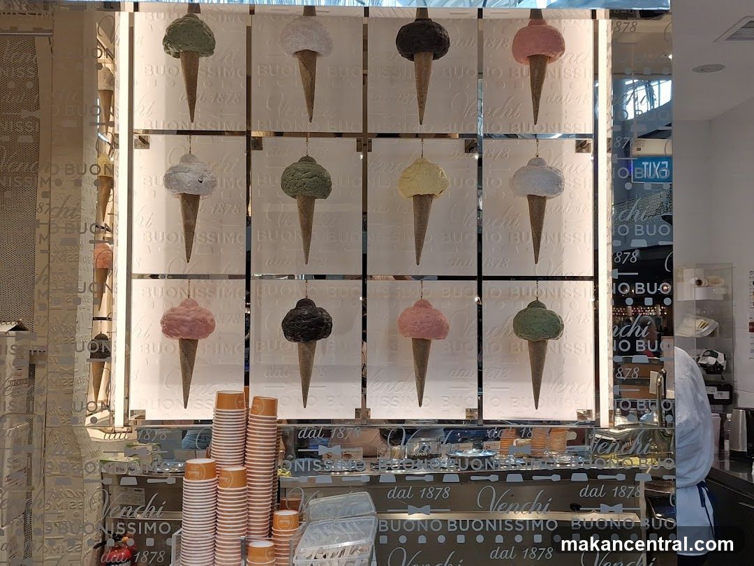 Venchi Gelato Display