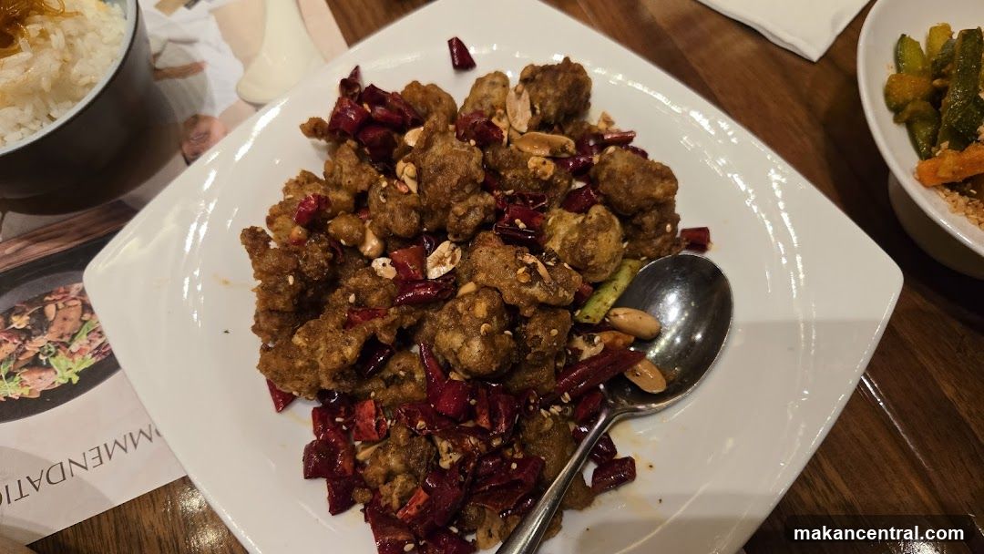 Spicy Fried Chicken with Peanuts