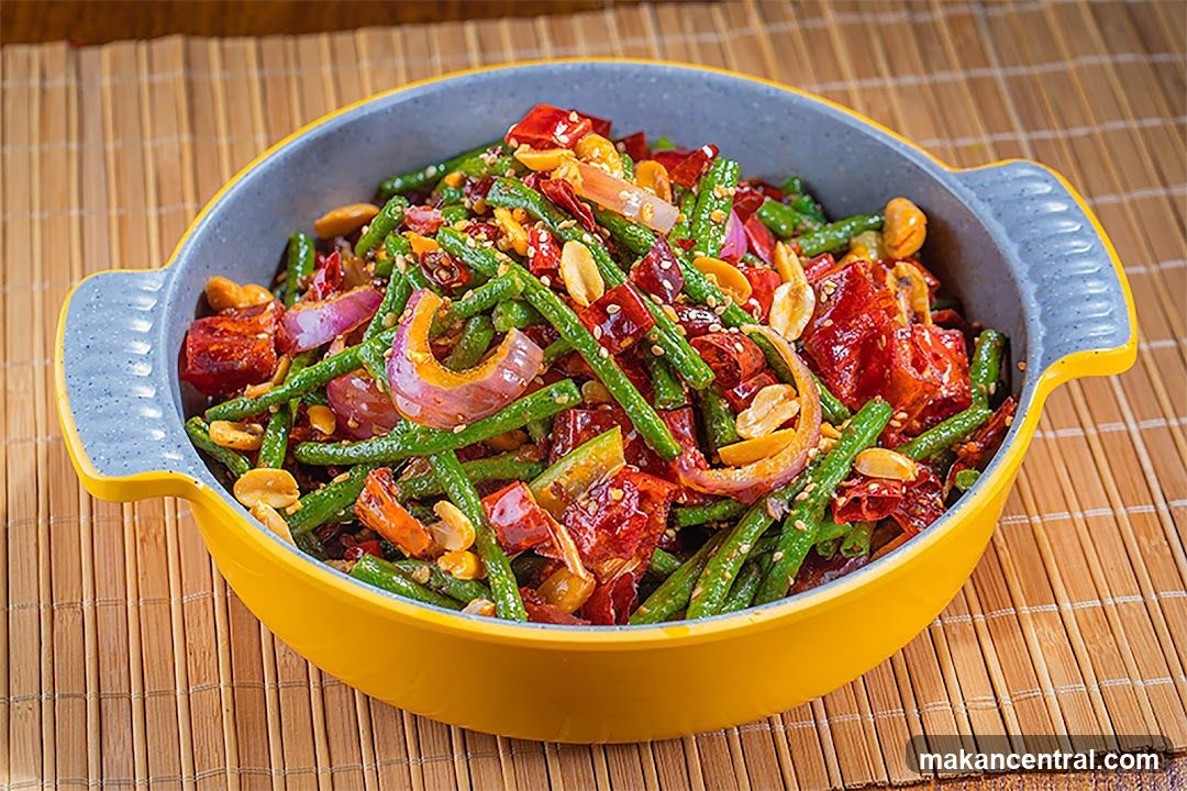 Spicy Green Beans with Peanuts