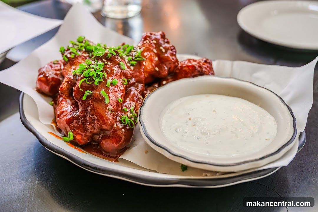 Chicken Wings with Dip