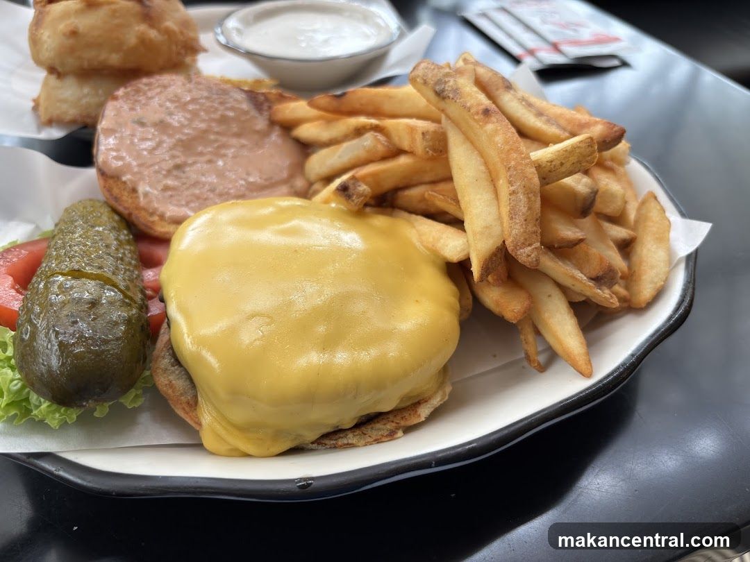Cheeseburger with Fries
