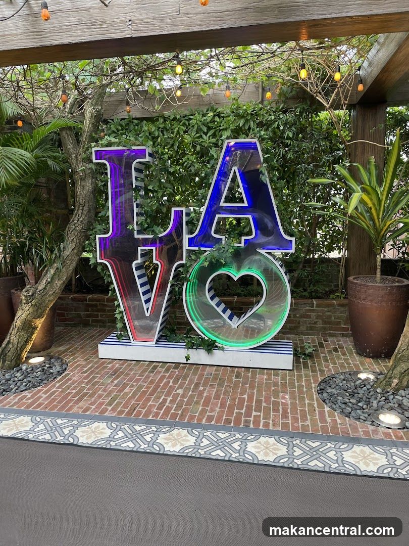 LA Love Sign