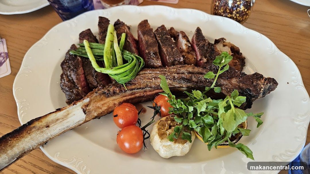 Tomahawk Steak Dinner
