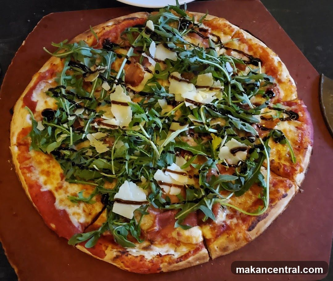 Pizza with Arugula and Balsamic Glaze
